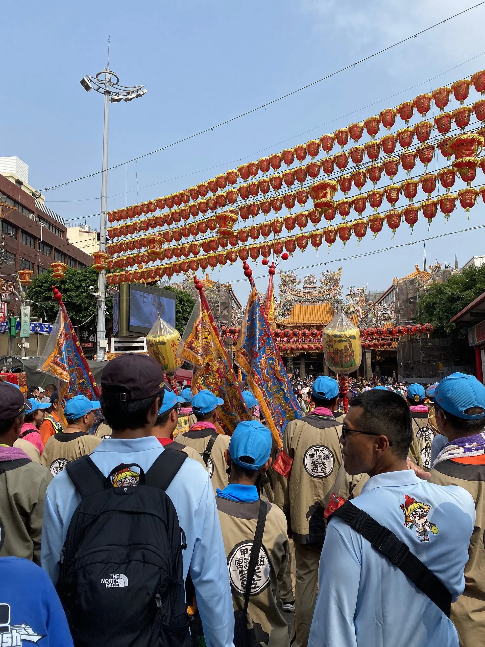大甲媽祖遶境新港攻略｜路線、時間、住宿完整指南